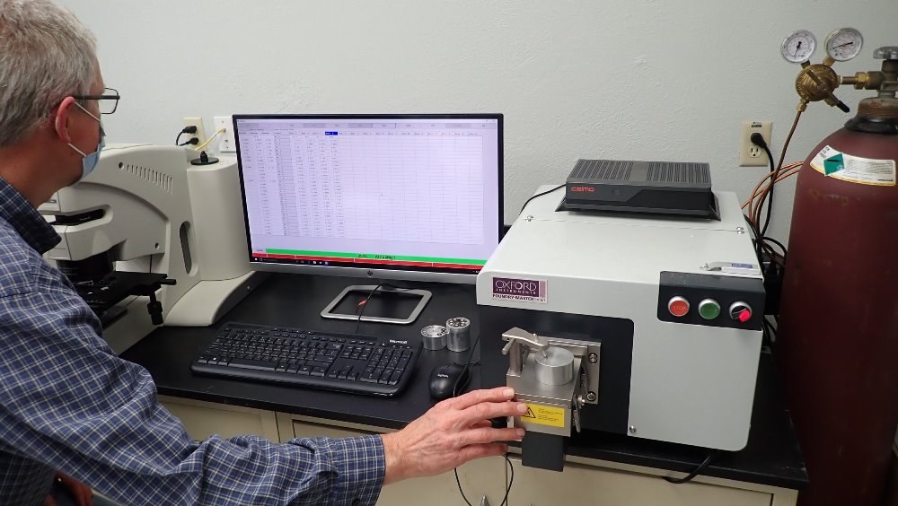 Laboratory optical emission spectrometer for metal analysis